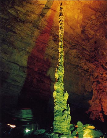 張家界國(guó)家森林公園、大峽谷、玻璃橋、鳳凰古城四日游